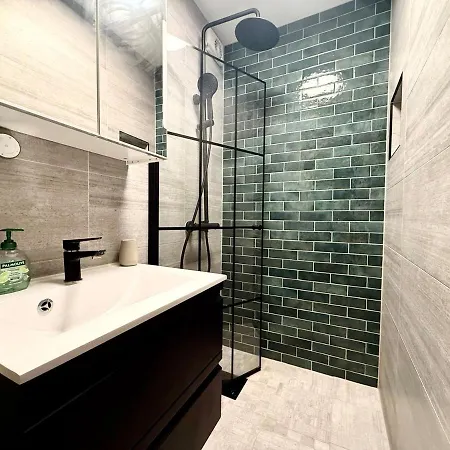 Rustic Retreat Apartment, & Free Parking ! * Τρόντχαϊμ