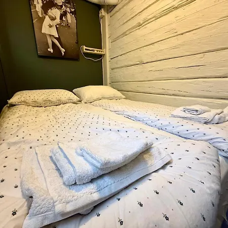 Rustic Retreat Apartment, & Free Parking ! Lägenhet